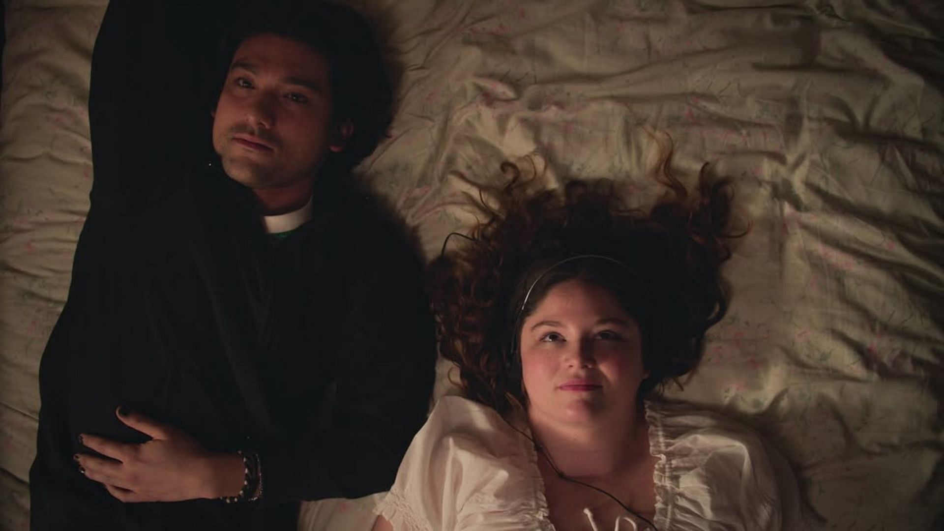 Jess and Felix as seen in the romantic comedy series Too Much (Image via Instagram/@lenadunham)